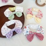 Κόκκινη Bandana Σκύλου με Καρό Φιόγκο & Cute Cartoon Print 🎀 - Image 2